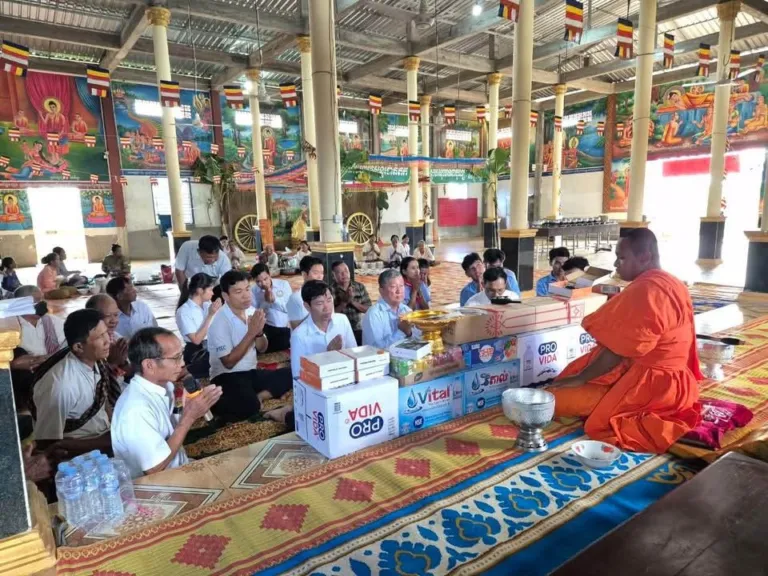 បុណ្យកាន់បិណ្ឌទី១៣ នៅវត្តអូរស្វាយ ភូមិអូរស្វាយលិច ឃុំព្រែកកុយ ស្រុកកងមាស ខេត្តកំពង់ចាម